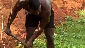 Wow, the Endowed Bricklayer Fucked the Hot Boss Bareback on the Construction Site!