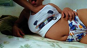 Meu amigo n�o aguentou minha buceta molhada