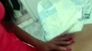 Paloma Veiga enjoys relaxing weekend with cold beer