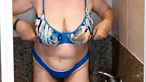 I Show My Huge Boobs in Shower, Mariaold