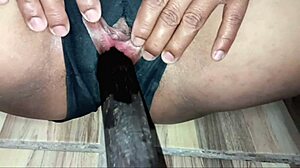 I's masturbatin' with her