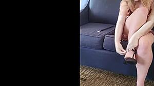 Wow, Memel Wilde transforms into a 1920s flapper and sucks that big black cock backstage!