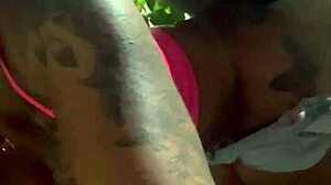 neg�o tirou a capa e me leitou na rua com crossdressing