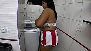 eu de empregada so presto pra dar buceta pra latina com peitos grandes