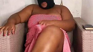 crente safada da bunda grande e buceta gostosa ficou com tes�o lendo a b�blia 😏