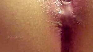 Shaking ass on vibrator leads to wild squirting fountain