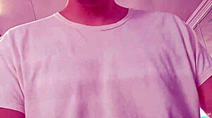 simple selfie clip of enjoying exercise in the gym