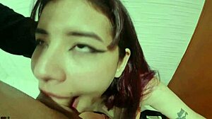 la puta de mi hermanastra me espera semi desnuda para que le reviente el coño y se lo llene de leche