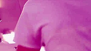 simple selfie clip of enjoying exercise in the gym