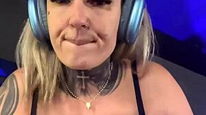 Soaked pussy dripping sweat at Paulista gym workout!