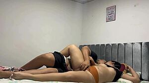 Mi Cuñada Caliente Despierta para Coger Después de Fiesta