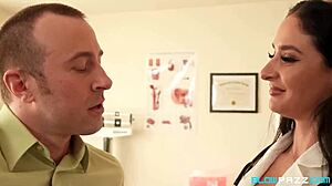 Dr. Sheena Ryder Helps With Wood Problems