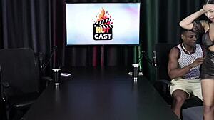 medindo o tamanho da bunda da morena gostosa e o resultado foi will mastro sheer red