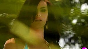 Gorgeous Big Natural Tits Milf Ashleigh Hannah Shows Stunning Body