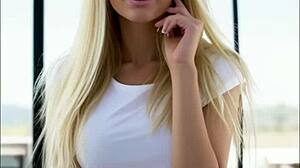 Her Private Pictures Exposed In Public By Mistake