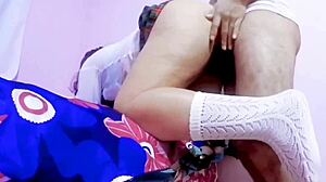 chava real de bachillerato cogiendo por dinero con el viejo de su mejor amiga le dejan las piernas temblando a esta morra de escuela mexicana amateur real