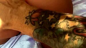 peguei minha enteada latina tocando siririca e coloquei sex toy no cuzinho apertado ao ar livre