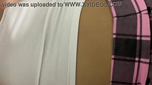 tierna universitaria en minifalda es tocada por su maestro se excita �sexo anal