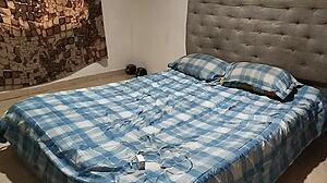 chica gordita masturbates in the bathroom with huge squirt and happy ending