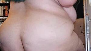 bbw amateur riding torso with dildo in homemade ass shaking scene