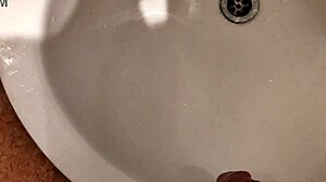 Mutual masturbation in Egypt hotel with groping 😏