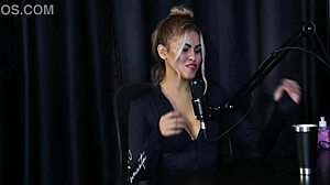 Ruiva Safada Shows Oral Sex And Breast Sucking