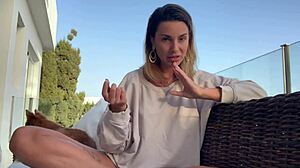 Roxyfox Discusses If Penis Size Matters