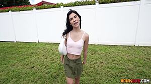 Delilah Dagger Faces Challenges In Bonkbus