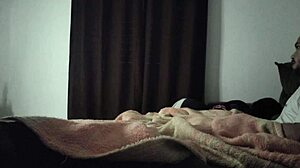 tia planejou dividir sofa com sobrinho