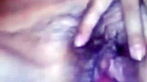 i follo al tio de mi marido mientra el limpia la plaza, segun el