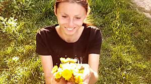 I Gave Neighbor Flowers And She Thanked With Cunnilingus To Orgasm