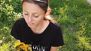 I Gave Neighbor Flowers And She Thanked With Cunnilingus To Orgasm