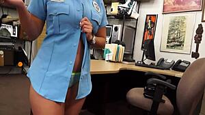 Glamorous amateur wants to become illustrious by having sex