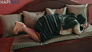 chapina le termine dentro y la perrita seguia saltando y saltando free