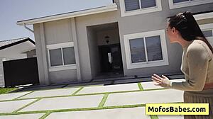 Angelina moon pays gardener with blowjob and pussy