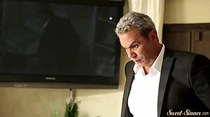 Petite Stepdaughter Gets Jizzed On Her Pussy 😏