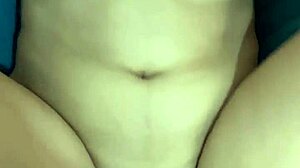 hermosa 18-year-old colombian teen loves sucking cock in interracial homemade