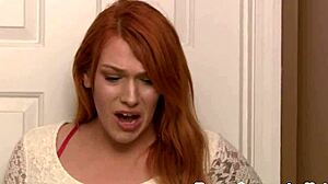 Shemale Babe Tugs Cumshot