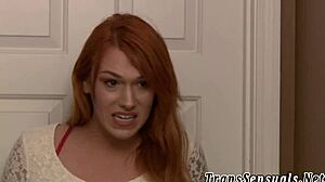 Shemale Babe Tugs Cumshot