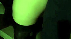 Mi esposa le encanta probar la verga de otros en threesome