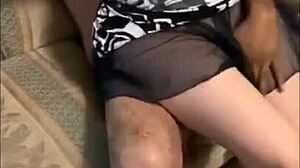 Mi esposa le encanta probar la verga de otros en threesome