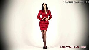 Emily Marilyn teases with her legs in striptease show