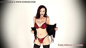 Emily Marilyn teases with her legs in striptease show