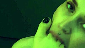 i need you to worship my feet and pussy