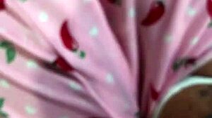 O Padrasto Pervertido Interrompe a Enteada para Satisfazer Seus Instintos Baixos Sex Toy