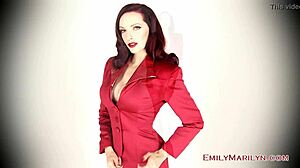 Emily Marilyn teases with her legs in striptease show