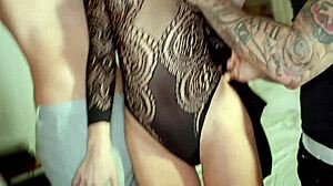 pelirroja flaca quiere pis en su garganta despues de la fiesta rauls bud