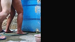 me salio caro tatuarme en el patio, termine con el culo lleno de semen