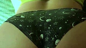 Focusing on the booty in this amateur couple scene