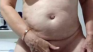 Naughty housewife masturbates to orgasm while mummy's downstairs 😈